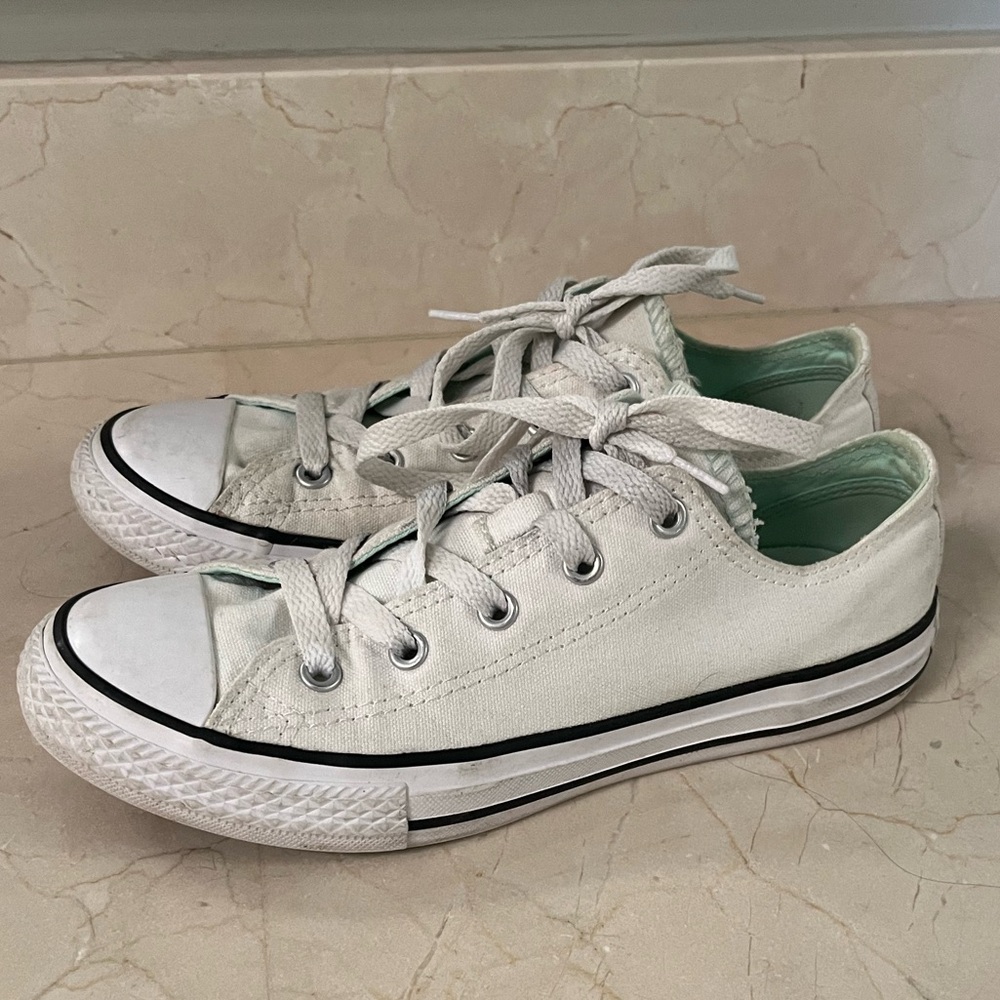 Converse All Star white on white pre-owned U.S. size 3 (juniors)